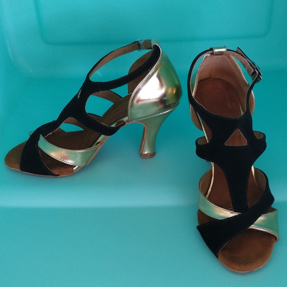 NWOT. Dance shoes gold black
